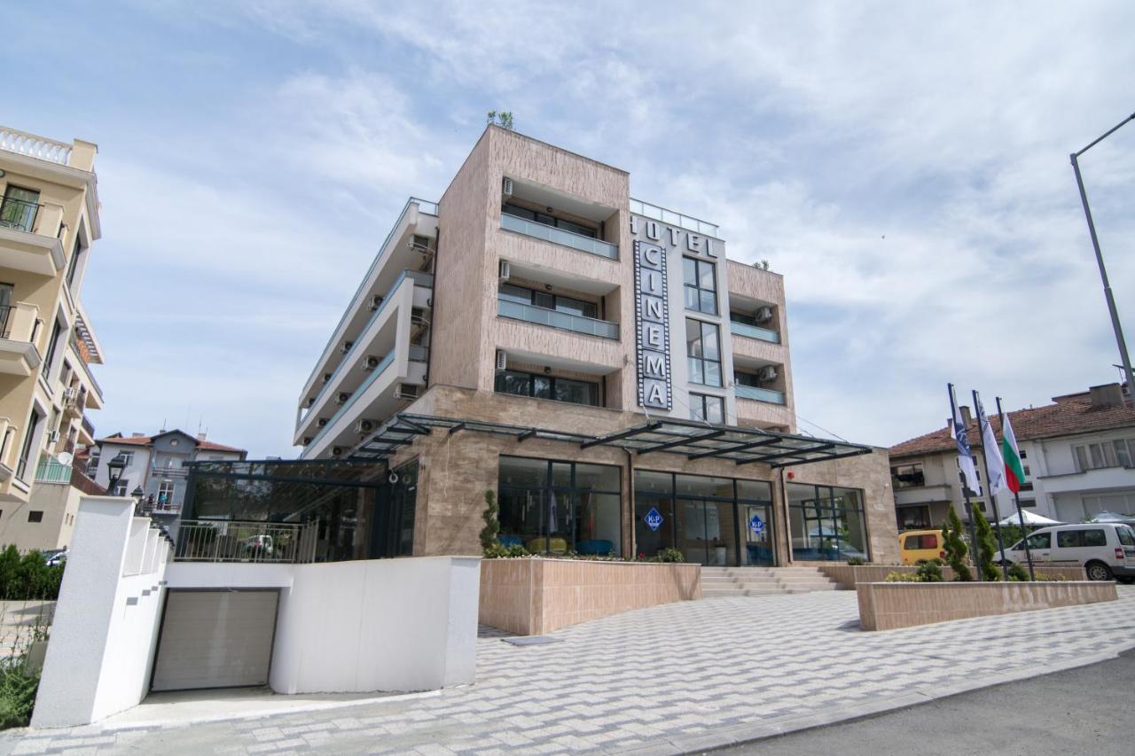 Cinema Hotel Primorsko Buitenkant foto